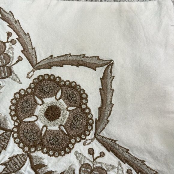 Pottery Barn Cora Medallion Embroidered Pillow Cover 20”x 20” Neutral Tones - Picture 13 of 17